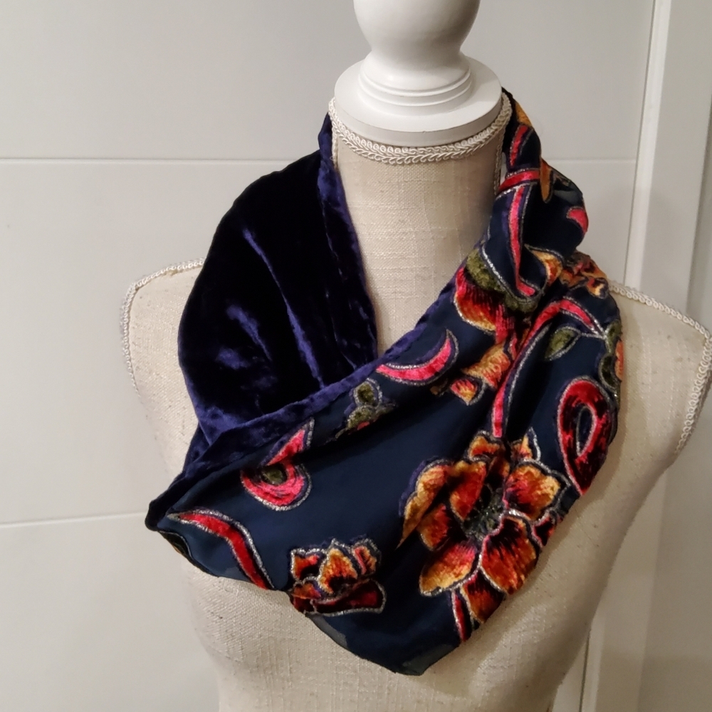Anthropologie Elizabeth Gillett Burnout Floral Velvet Scarf